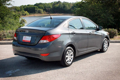 2012 Hyundai Accent GLS