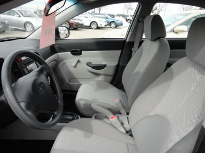 2011 Hyundai Accent  GLS