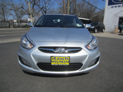 2012 Hyundai Accent  GLS