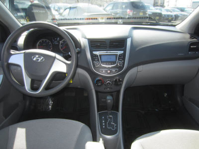 2012 Hyundai Accent  GLS
