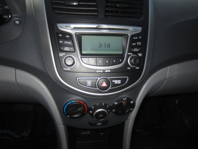 2012 Hyundai Accent  GLS