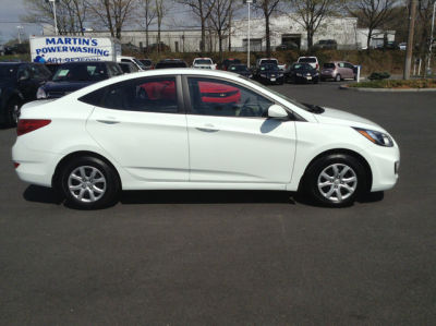 2012 Hyundai Accent GLS