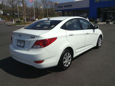 2012 Hyundai Accent GLS