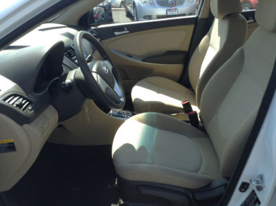 2012 Hyundai Accent GLS