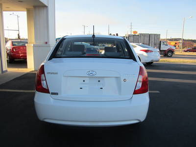 2011 Hyundai Accent  GLS