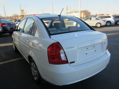 2011 Hyundai Accent  GLS