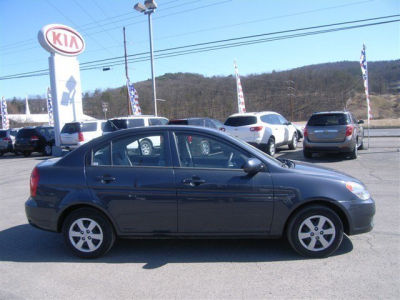 2011 Hyundai Accent  GLS