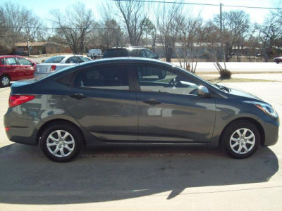2012 Hyundai Accent GLS