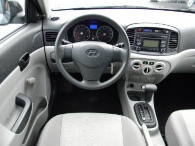 2011 Hyundai Accent  GLS