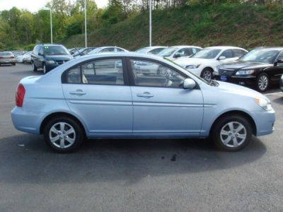 2011 Hyundai Accent  GLS