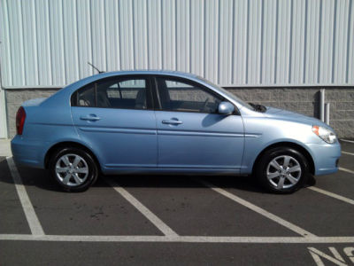 2011 Hyundai Accent  GLS