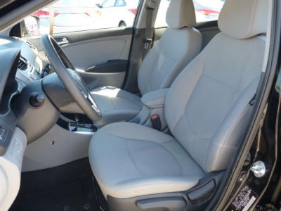 2012 Hyundai Accent SE