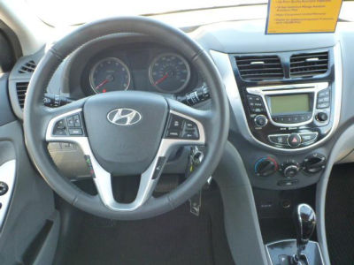 2012 Hyundai Accent SE