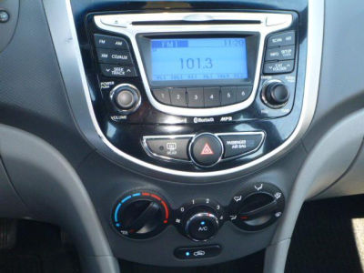 2012 Hyundai Accent SE