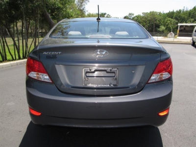 2012 Hyundai Accent  GLS