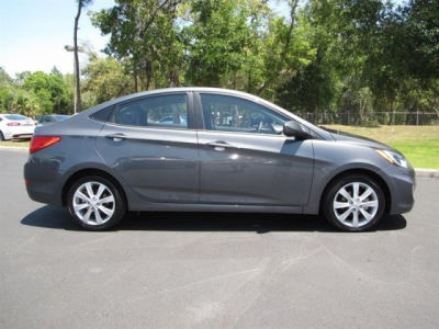 2012 Hyundai Accent  GLS