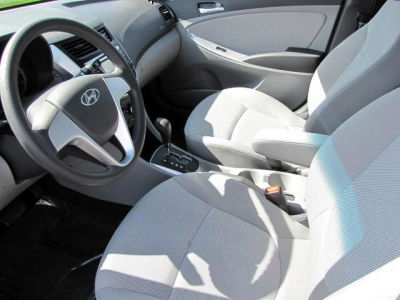 2012 Hyundai Accent  GLS