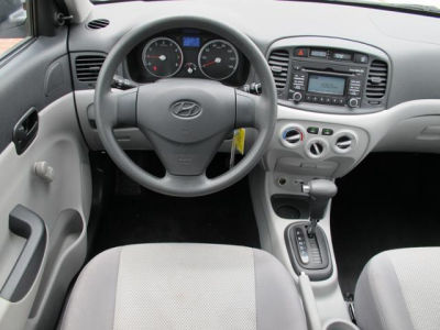 2011 Hyundai Accent GLS