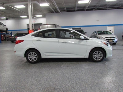 2012 Hyundai Accent  GLS