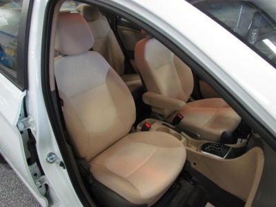 2012 Hyundai Accent  GLS
