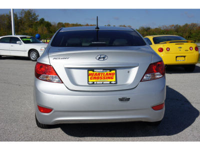 2012 Hyundai Accent GLS