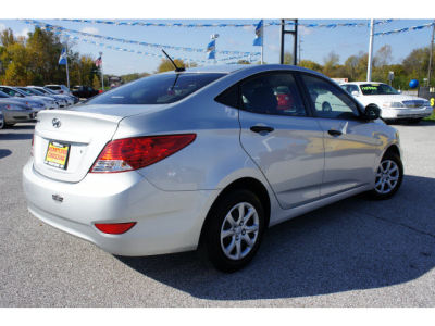 2012 Hyundai Accent GLS