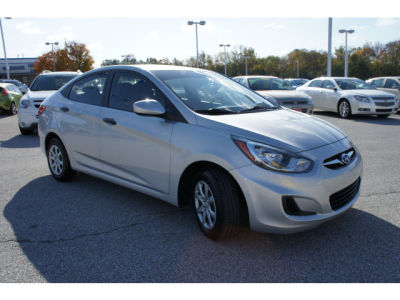 2012 Hyundai Accent GLS