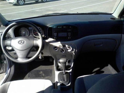 2011 Hyundai Accent  GLS