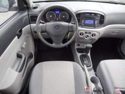 2011 Hyundai Accent  GLS