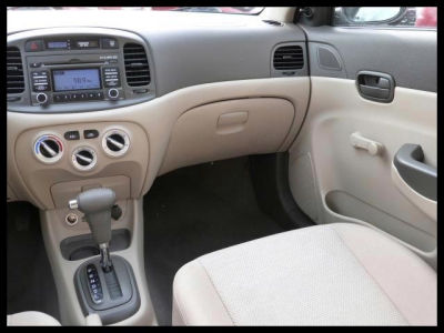 2011 Hyundai Accent GLS