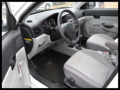 2011 Hyundai Accent  GLS