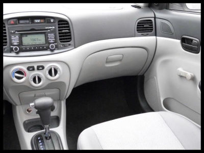 2011 Hyundai Accent  GLS