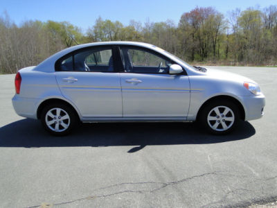 2010 Hyundai Accent GLS