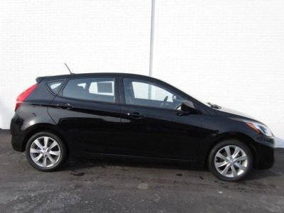2012 Hyundai Accent  SE