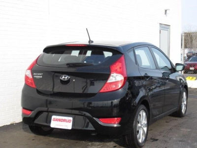 2012 Hyundai Accent  SE