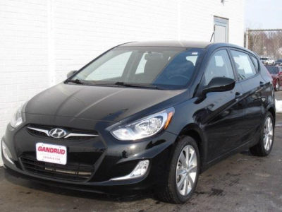 2012 Hyundai Accent  SE