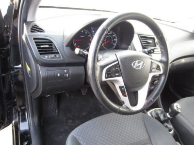 2012 Hyundai Accent  SE