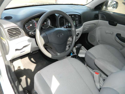 2010 Hyundai Accent GLS