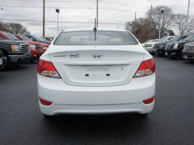 2013 Hyundai Accent GLS