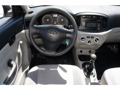 2010 Hyundai Accent GLS