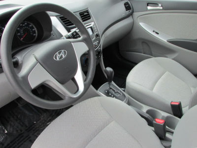 2012 Hyundai Accent  GLS