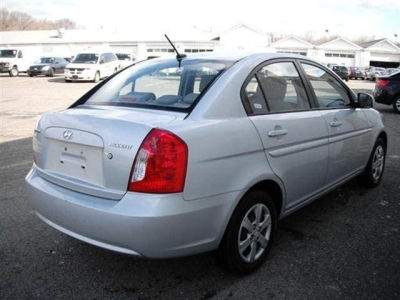 2011 Hyundai Accent  GLS