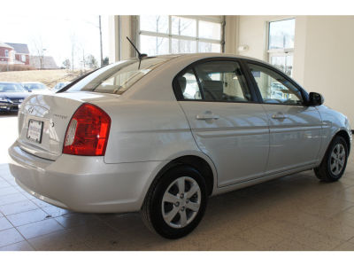 2011 Hyundai Accent  GLS