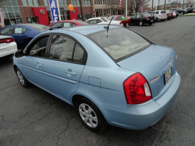 2011 Hyundai Accent  GLS