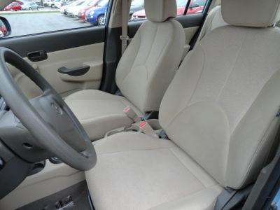 2011 Hyundai Accent  GLS