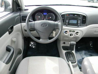 2011 Hyundai Accent  GLS