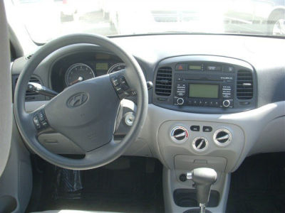 2011 Hyundai Accent  GLS