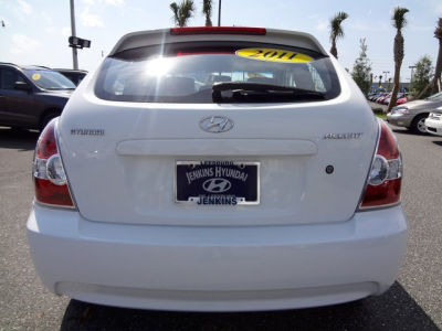 2011 Hyundai Accent  SE