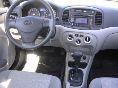 2011 Hyundai Accent GLS
