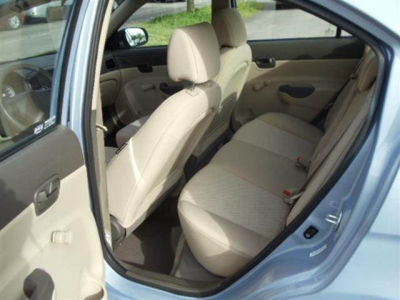 2011 Hyundai Accent  GLS